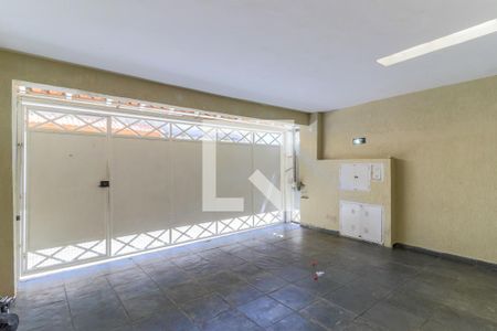 Casa à venda com 240m², 3 quartos e 2 vagas Casa à venda com 240m², 3 quartos e 2 vagasGaragem