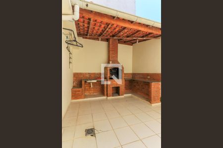 Casa à venda com 240m², 3 quartos e 2 vagas Casa à venda com 240m², 3 quartos e 2 vagasChurrasqueira