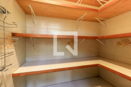 Casa à venda com 240m², 3 quartos e 2 vagas Casa à venda com 240m², 3 quartos e 2 vagasDespensa