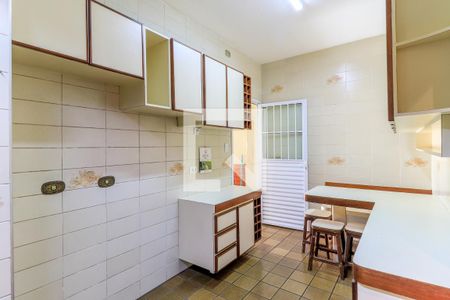 Casa à venda com 240m², 3 quartos e 2 vagas Casa à venda com 240m², 3 quartos e 2 vagasCozinha