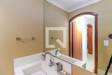 Casa à venda com 240m², 3 quartos e 2 vagas Casa à venda com 240m², 3 quartos e 2 vagasLavabo