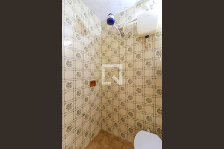 Casa à venda com 240m², 3 quartos e 2 vagas Casa à venda com 240m², 3 quartos e 2 vagasBanheiro de serviço