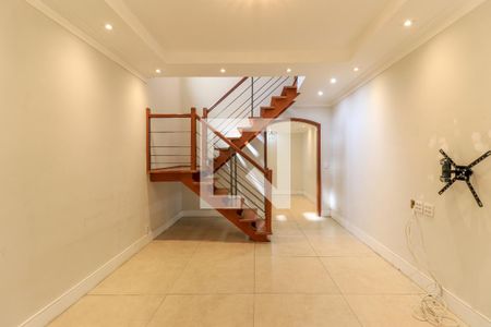 Sala de casa à venda com 3 quartos, 240m² em Jardim Aeroporto, São Paulo