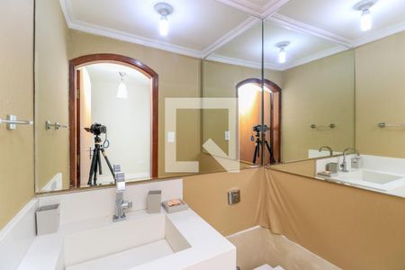 Casa à venda com 240m², 3 quartos e 2 vagas Casa à venda com 240m², 3 quartos e 2 vagasLavabo