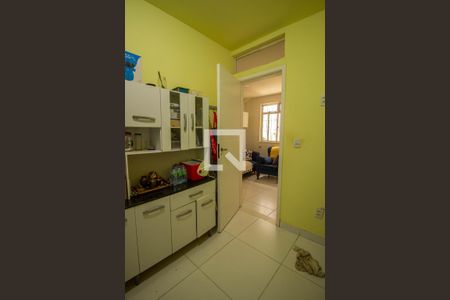 Casa à venda com 200m², 5 quartos e 1 vagaÁrea de Serviço