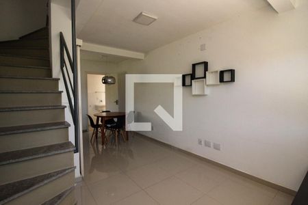 Sala de casa de condomínio para alugar com 2 quartos, 94m² em Nonoai, Porto Alegre
