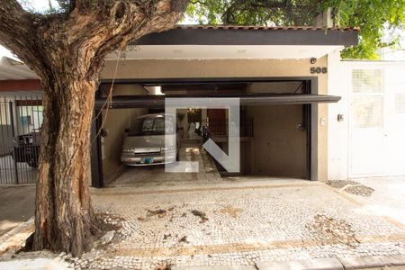 Casa para alugar com 247m², 3 quartos e 5 vagas Casa para alugar com 247m², 3 quartos e 5 vagasFachada