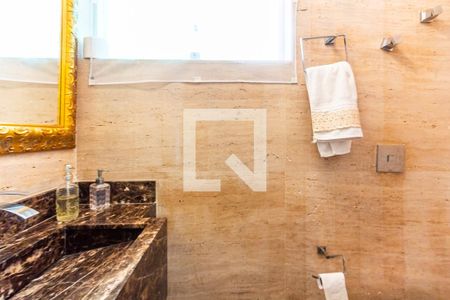 Lavabo de casa para alugar com 3 quartos, 247m² em Moema, São Paulo