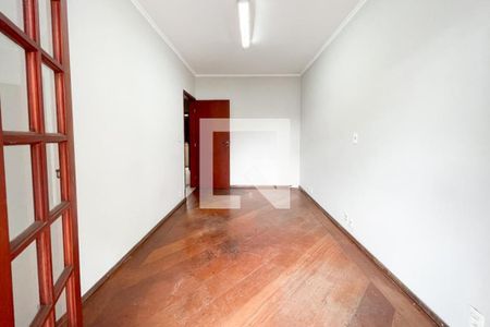 Casa à venda com 214m², 5 quartos e 2 vagasQuarto 2