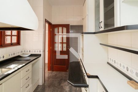 Casa à venda com 214m², 5 quartos e 2 vagasCozinha 