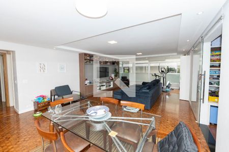 Apartamento à venda com 176m², 4 quartos e 1 vaga Apartamento à venda com 176m², 4 quartos e 1 vagaSala