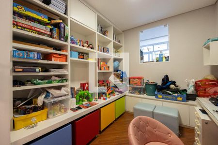 Apartamento à venda com 176m², 4 quartos e 1 vaga Apartamento à venda com 176m², 4 quartos e 1 vagaEscritório