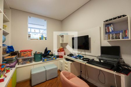 Apartamento à venda com 176m², 4 quartos e 1 vaga Apartamento à venda com 176m², 4 quartos e 1 vagaEscritório
