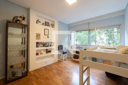 Apartamento à venda com 176m², 4 quartos e 1 vaga Apartamento à venda com 176m², 4 quartos e 1 vagaQuarto 2