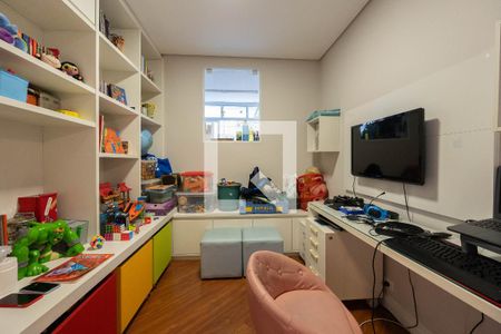 Apartamento à venda com 176m², 4 quartos e 1 vaga Apartamento à venda com 176m², 4 quartos e 1 vagaEscritório