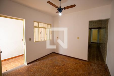 Casa à venda com 350m², 3 quartos e 2 vagasSala