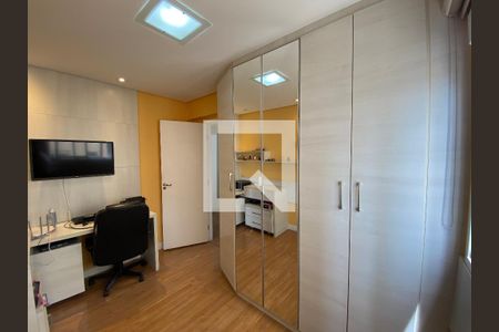 Apartamento à venda com 80m², 3 quartos e 2 vagas Apartamento à venda com 80m², 3 quartos e 2 vagasQuarto 2
