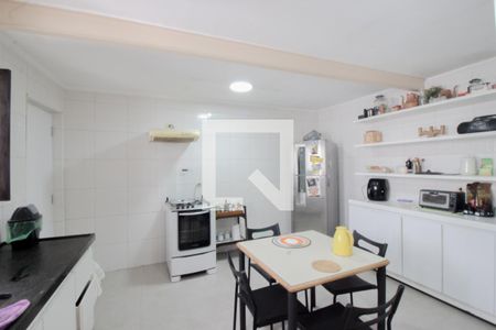 Casa para alugar com 160m², 4 quartos e 3 vagas Casa para alugar com 160m², 4 quartos e 3 vagasCozinha