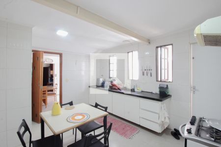 Casa para alugar com 160m², 4 quartos e 3 vagas Casa para alugar com 160m², 4 quartos e 3 vagasCozinha