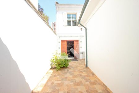 Casa para alugar com 160m², 4 quartos e 3 vagas Casa para alugar com 160m², 4 quartos e 3 vagasÁrea comum