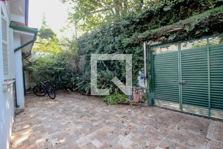 Casa para alugar com 160m², 4 quartos e 3 vagas Casa para alugar com 160m², 4 quartos e 3 vagasQuintal