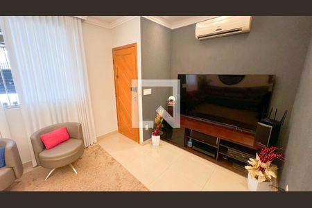Sala de casa à venda com 3 quartos, 180m² em Vila Copacabana, Belo Horizonte