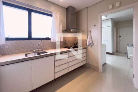 Apartamento à venda com 250m², 3 quartos e 4 vagasCozinha