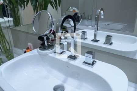 Apartamento à venda com 250m², 3 quartos e 4 vagasBanheiro da Suíte 3