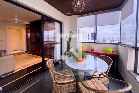 Sacada  de apartamento à venda com 3 quartos, 250m² em Moema, São Paulo