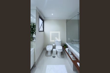 Apartamento à venda com 250m², 3 quartos e 4 vagasBanheiro da Suíte 3