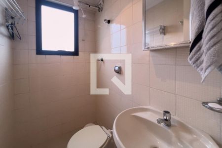 Apartamento à venda com 250m², 3 quartos e 4 vagasBanheiro de Serviço 