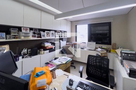 Apartamento à venda com 250m², 3 quartos e 4 vagasSuite 2