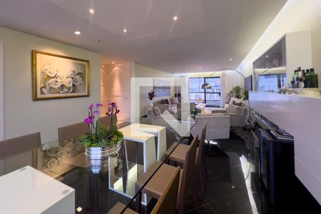 Sala de apartamento à venda com 3 quartos, 250m² em Moema, São Paulo