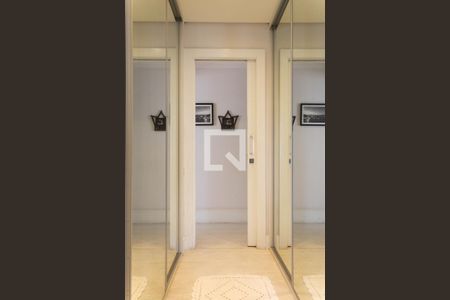 Apartamento à venda com 156m², 3 quartos e 3 vagasCloset da suíte 1