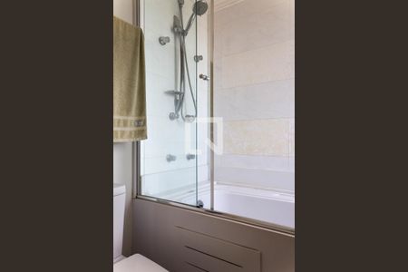 Apartamento à venda com 156m², 3 quartos e 3 vagasBanheiro da Suíte 1