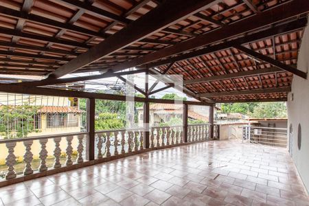 Casa à venda com 100m², 3 quartos e 1 vaga Casa à venda com 100m², 3 quartos e 1 vagaVaranda
