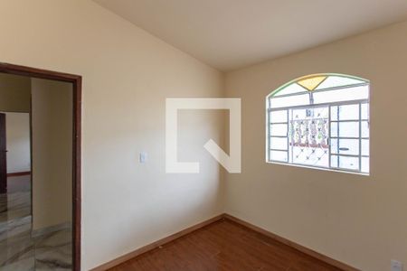 Sala de casa à venda com 3 quartos, 100m² em Rio Branco, Belo Horizonte