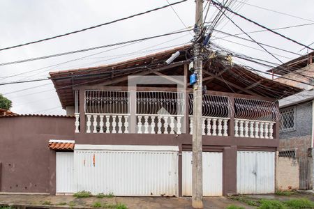 Casa à venda com 100m², 3 quartos e 1 vaga Casa à venda com 100m², 3 quartos e 1 vagaFachada