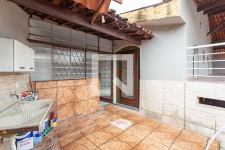 Casa à venda com 100m², 3 quartos e 1 vaga Casa à venda com 100m², 3 quartos e 1 vagaÁrea de Serviço
