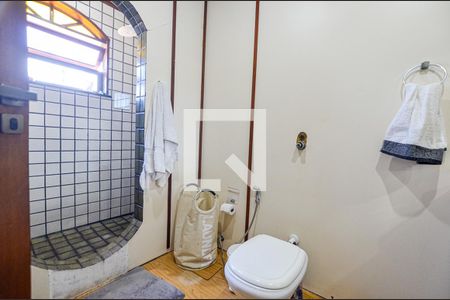 Casa à venda com 350m², 4 quartos e 4 vagas Casa à venda com 350m², 4 quartos e 4 vagasBanheiro da Suíte