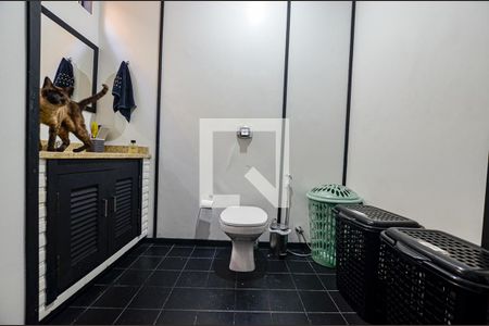 Casa à venda com 350m², 4 quartos e 4 vagas Casa à venda com 350m², 4 quartos e 4 vagasBanheiro