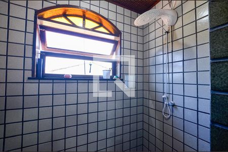 Casa à venda com 350m², 4 quartos e 4 vagas Casa à venda com 350m², 4 quartos e 4 vagasBanheiro da Suíte