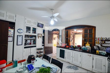 Casa à venda com 350m², 4 quartos e 4 vagas Casa à venda com 350m², 4 quartos e 4 vagasCozinha