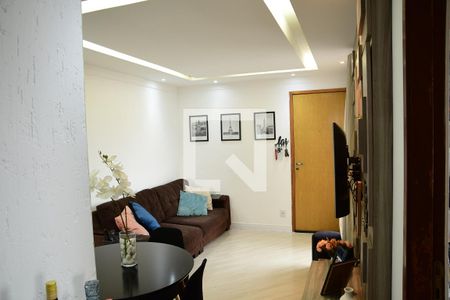 Sala de apartamento para alugar com 2 quartos, 47m² em Jardim Ísis, Cotia