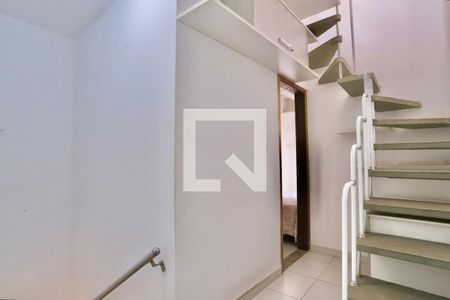 Casa à venda com 119m², 2 quartos e 1 vagaEscadas