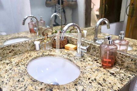 Casa à venda com 119m², 2 quartos e 1 vagalavabo