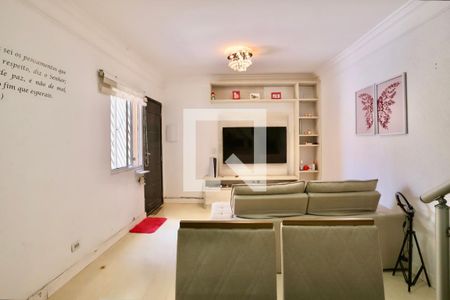 Casa à venda com 119m², 2 quartos e 1 vagaSala