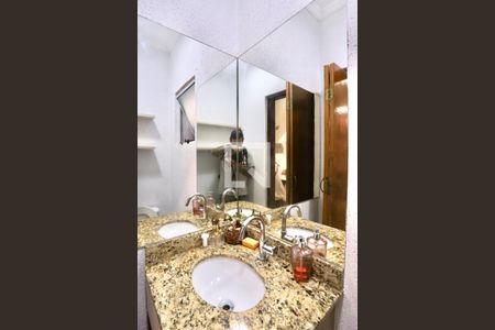 Casa à venda com 119m², 2 quartos e 1 vagalavabo