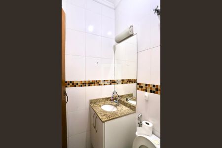 Casa à venda com 119m², 2 quartos e 1 vagaBanheiro