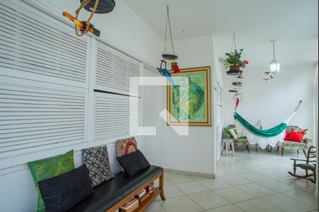 Apartamento à venda com 279m², 4 quartos e 1 vaga Apartamento à venda com 279m², 4 quartos e 1 vagaJardim de Inverno